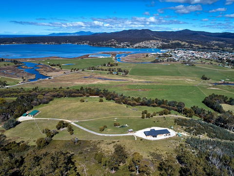 George River Park (House, 100 Acres, Animals, Views) - New South Wales Tourism  0