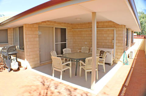 Geraldton Luxury Vacation Home - New South Wales Tourism  1