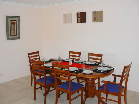 Geraldton Luxury Vacation Home - New South Wales Tourism  3
