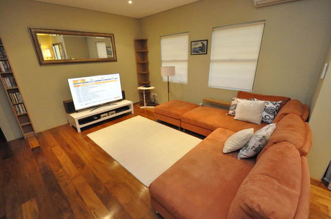 Glebe Self-Contained Modern One-Bedroom Apartment (47ROS) - New South Wales Tourism  0
