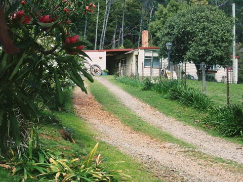 Glenbrook House & Cottage - New South Wales Tourism  1