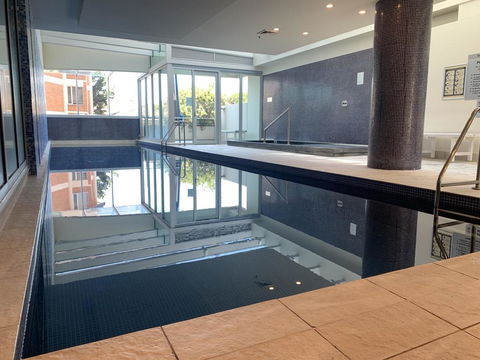 GLENELG Five Stars - New South Wales Tourism  3