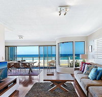 Gold Coast Beachfront Mansion - New South Wales Tourism 