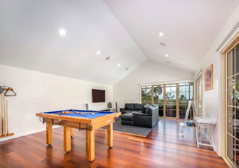 Gold Coast Stunning Home And Unit Close To Theme Parks - New South Wales Tourism  1
