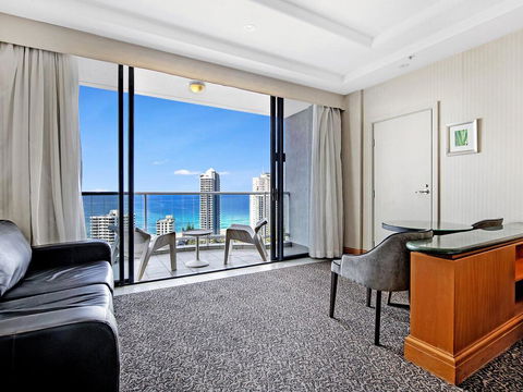 Gold Tower 20th Level Suite With Kitchenette - New South Wales Tourism  2