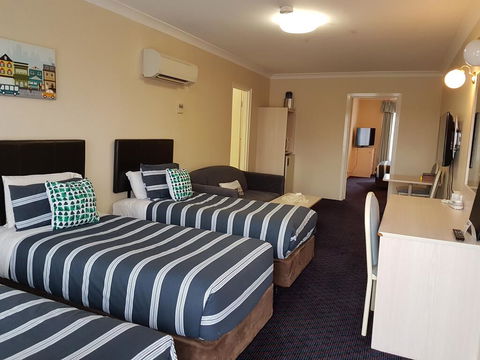 Golden Age Motor Inn - New South Wales Tourism  1