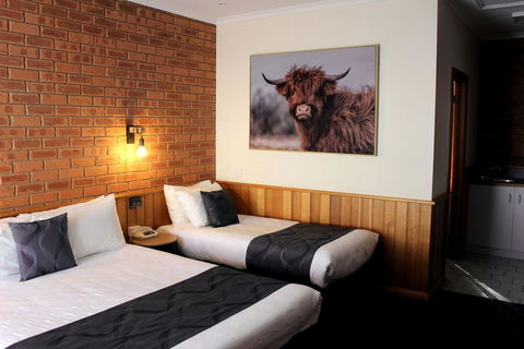 Golden River Motor Inn - New South Wales Tourism  2