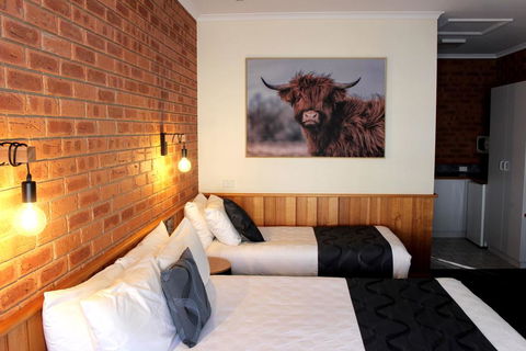 Golden River Motor Inn - New South Wales Tourism  3