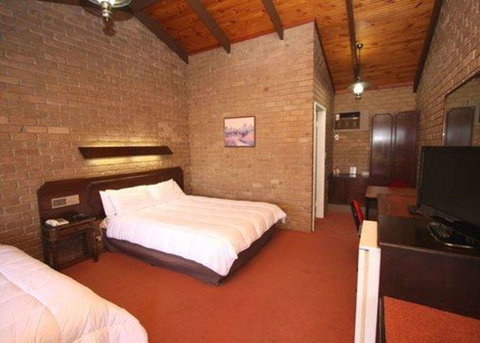 Goldfields Motel - New South Wales Tourism  2