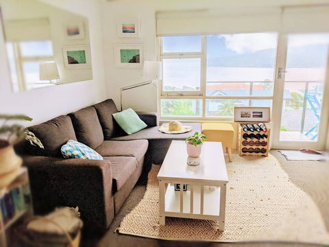 Gorgeous 2 Bedroom Apartment With Panoramic Views - New South Wales Tourism  1