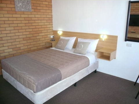 Grong Grong Motor Inn - New South Wales Tourism  0