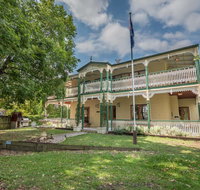 Grove Manor