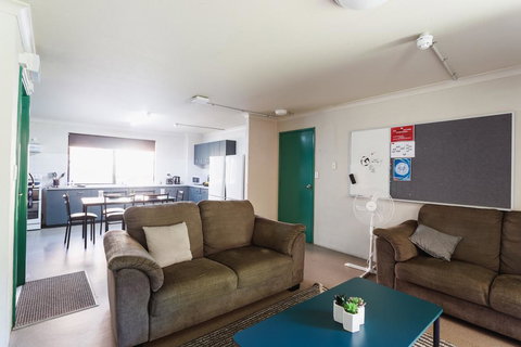 Guild House 6 Bedroom Flat - New South Wales Tourism  0