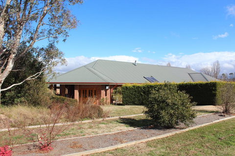 Gundaroo Manor Bed & Breakfast - New South Wales Tourism  0