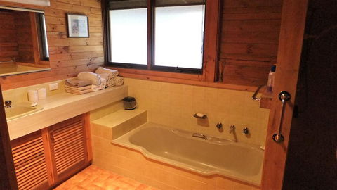 Gunyah Valley Retreat - New South Wales Tourism  2