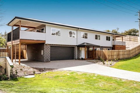 HALE KUPA Rye Beach House Spa Table Tennis - New South Wales Tourism  1