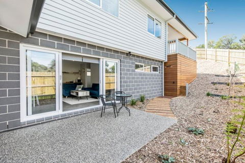HALE KUPA Rye Beach House Spa Table Tennis - New South Wales Tourism  2