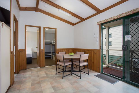 Hamilton Caravan Park - New South Wales Tourism  2