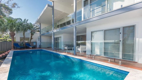 Hamptons Coastline Retreat- Waterfront With A Heated Pool - New South Wales Tourism  0