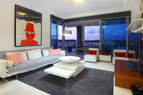 Harbour Quays - New South Wales Tourism  1