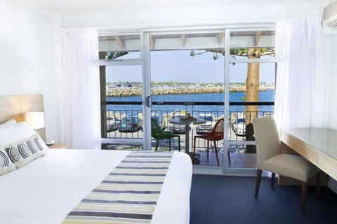 Harbour View Apartment - New South Wales Tourism  0