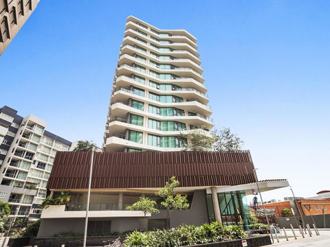 HARBOURSIDE- Hosted By: L'Abode Accommodation - New South Wales Tourism  3