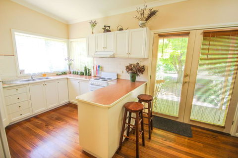 Harrietville Cottage - New South Wales Tourism  1