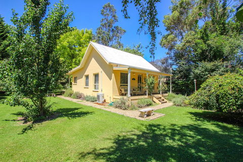 Harrietville Cottage - New South Wales Tourism  0