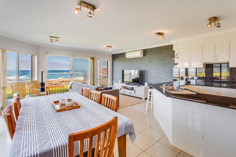 Hear The Waves At Anna Bay! - New South Wales Tourism  1