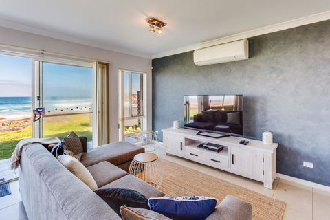 Hear The Waves At Anna Bay! - New South Wales Tourism  3