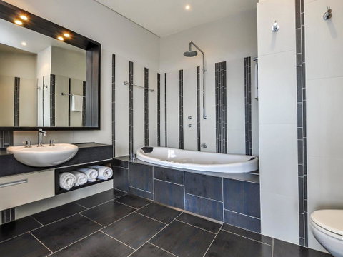 HEARN'S BEACHSIDE VILLA 3 - New South Wales Tourism  3