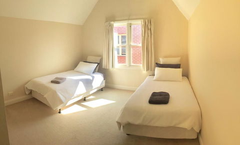 Heart Of Geelong Entire Townhouse Sleeps 8 - New South Wales Tourism  2