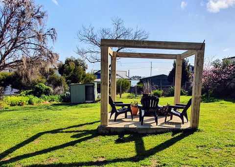 HelloSailor HolidayRental FirePit NBN AppleTV KingBed - New South Wales Tourism  3