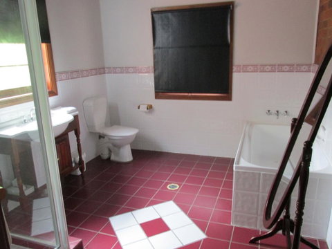Henry's Cottage - New South Wales Tourism  2
