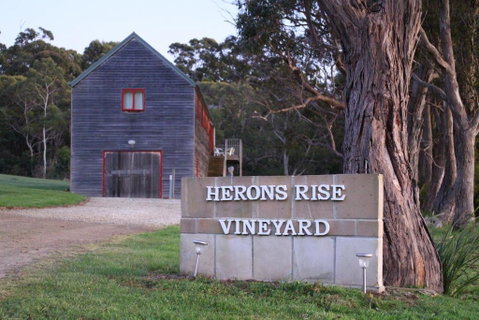 Herons Rise Vineyard Accommodation - New South Wales Tourism  0