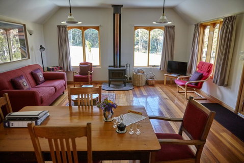 Herons Rise Vineyard Accommodation - New South Wales Tourism  2