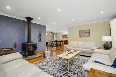 Hilldo - Lovely Mountainside Accommodation - New South Wales Tourism  1