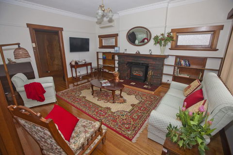 Hillside Cottage - New South Wales Tourism  1