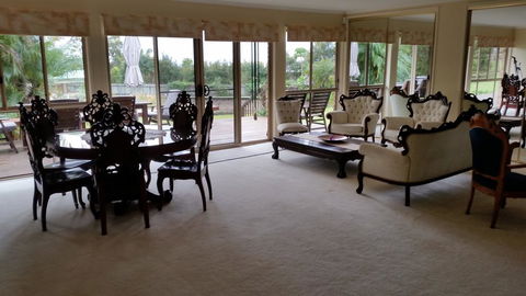 Hilltop Hideaway - New South Wales Tourism  0