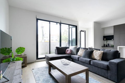 HOLIDAY HOME 3BR TOWNHOUSE With WIFI NEAR HIGHPOINT - New South Wales Tourism  0