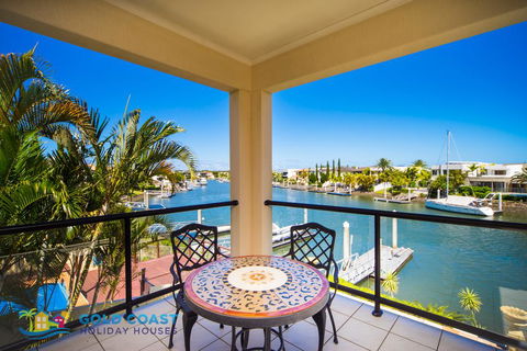 Holiday Home Luxe @ Sanctuary Cove - New South Wales Tourism  3