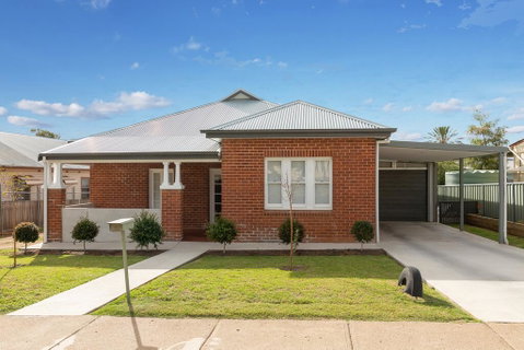 Home Away From Home - New South Wales Tourism  0