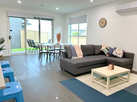 Homely Getaways In New Torquay - New South Wales Tourism  0
