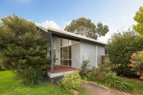 Island Villa - New South Wales Tourism  0