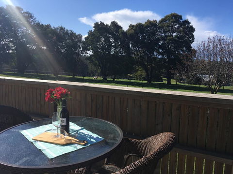 Jacaranda Retreat. Refreshing, Recharge, Relax ! - New South Wales Tourism  0