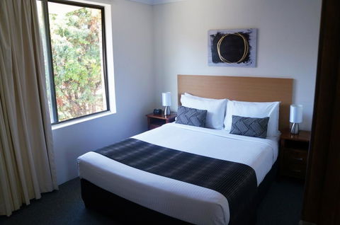 Jadon Place Holiday Apartments - New South Wales Tourism  1