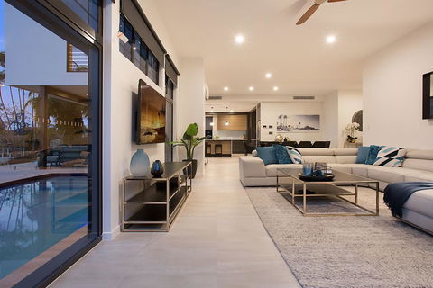 Jewel Of Broadbeach - New South Wales Tourism  2