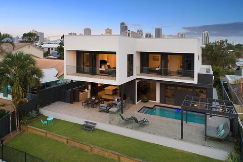 Jewel Of Broadbeach - New South Wales Tourism  0
