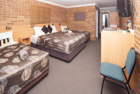 Jumbuck Motor Inn - New South Wales Tourism  3