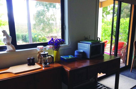 Kangaroo Hill Studio - New South Wales Tourism  0